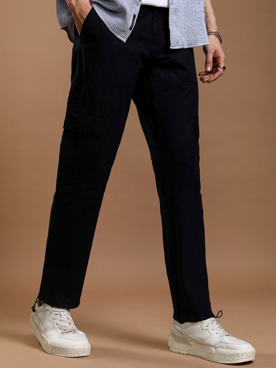 HIGHLANDER Men Straight Fit High-Rise Cargos Trousers