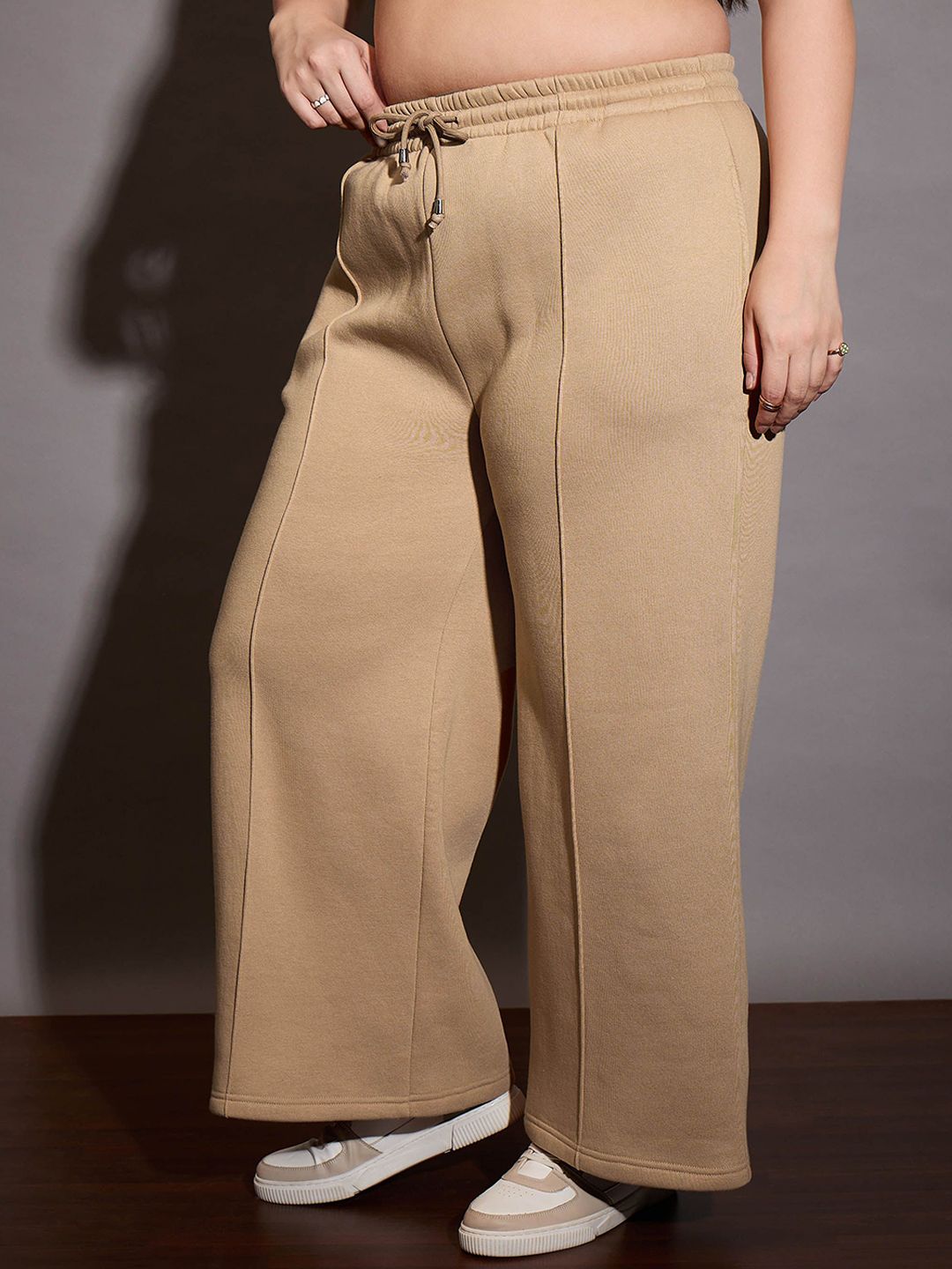 SASSAFRAS Curve Women Mid-Rise Track Pants