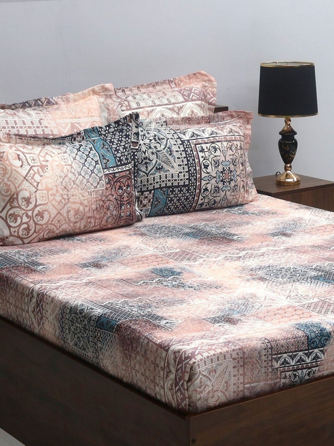 BOMBAY DYEING Brown & Blue Printed 300 TC Cotton King Bedsheet with 4 Pillow Covers