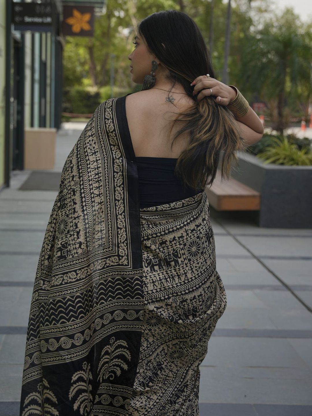 Kalini Women Art Silk Kalamkari Print Saree