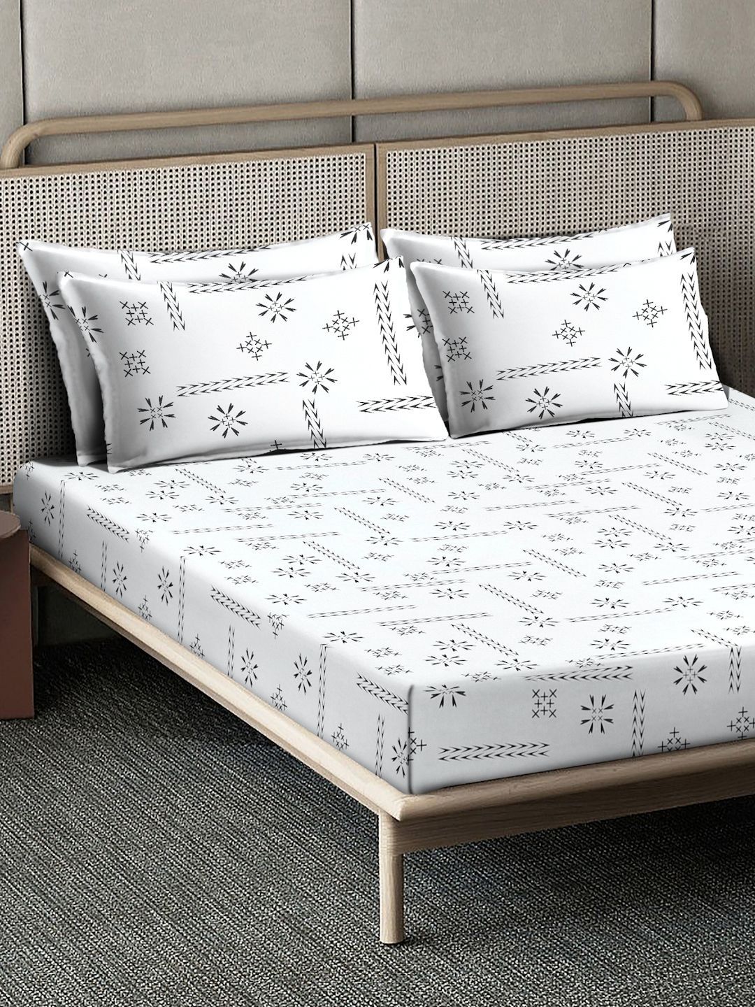 Myntra Elegant Homes White Geometric 400 TC Super King Bedsheet with 2 Pillow Covers