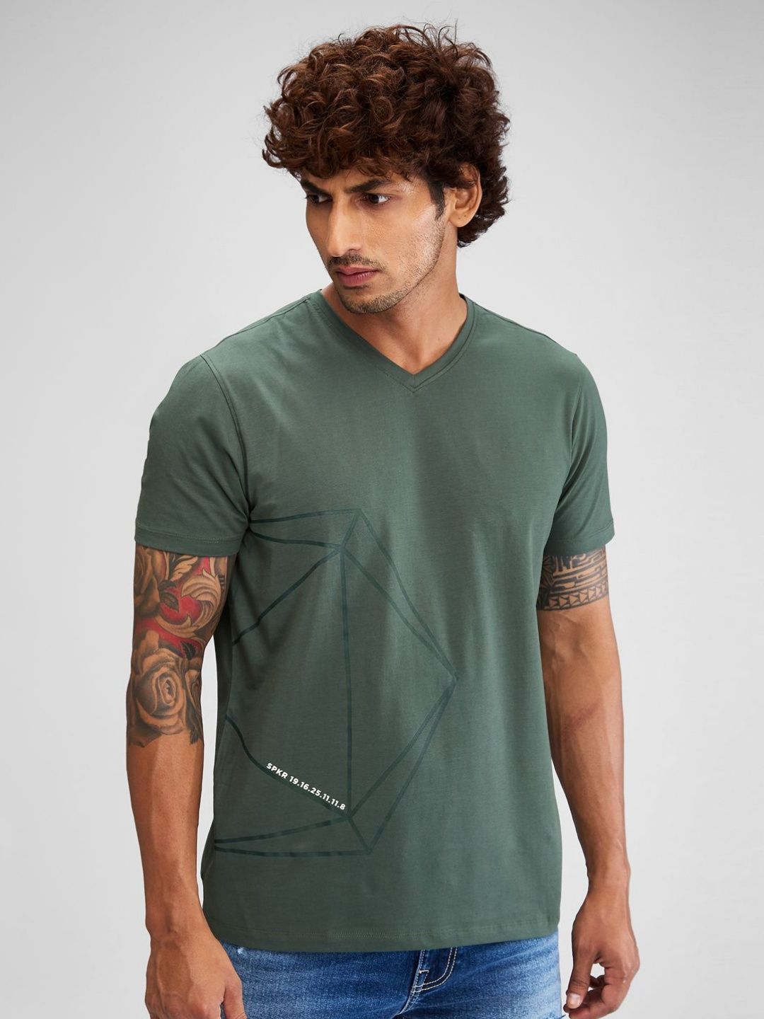 SPYKAR Men V-Neck Raw Edge Slim Fit T-shirt