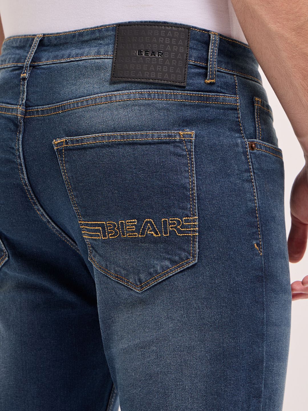 THE BEAR HOUSE Men Slim Fit Light Fade Jeans