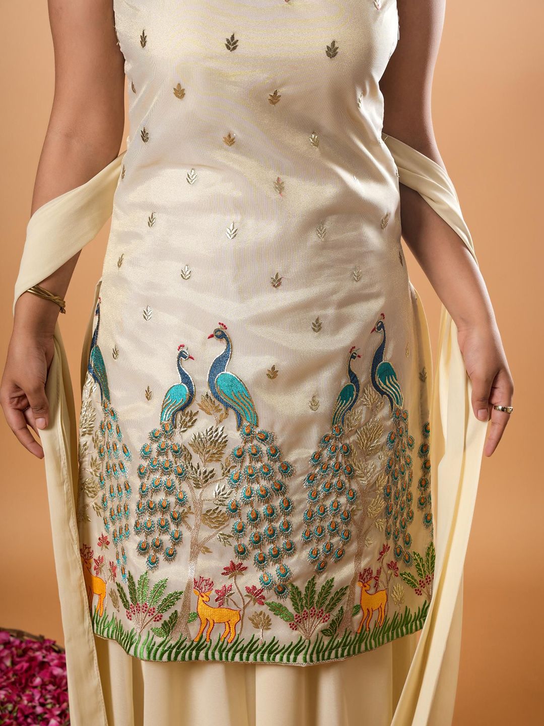 Mamicha Women Floral Embroidered Thread Work Pure Cotton Kurta with Palazzos & Dupatta