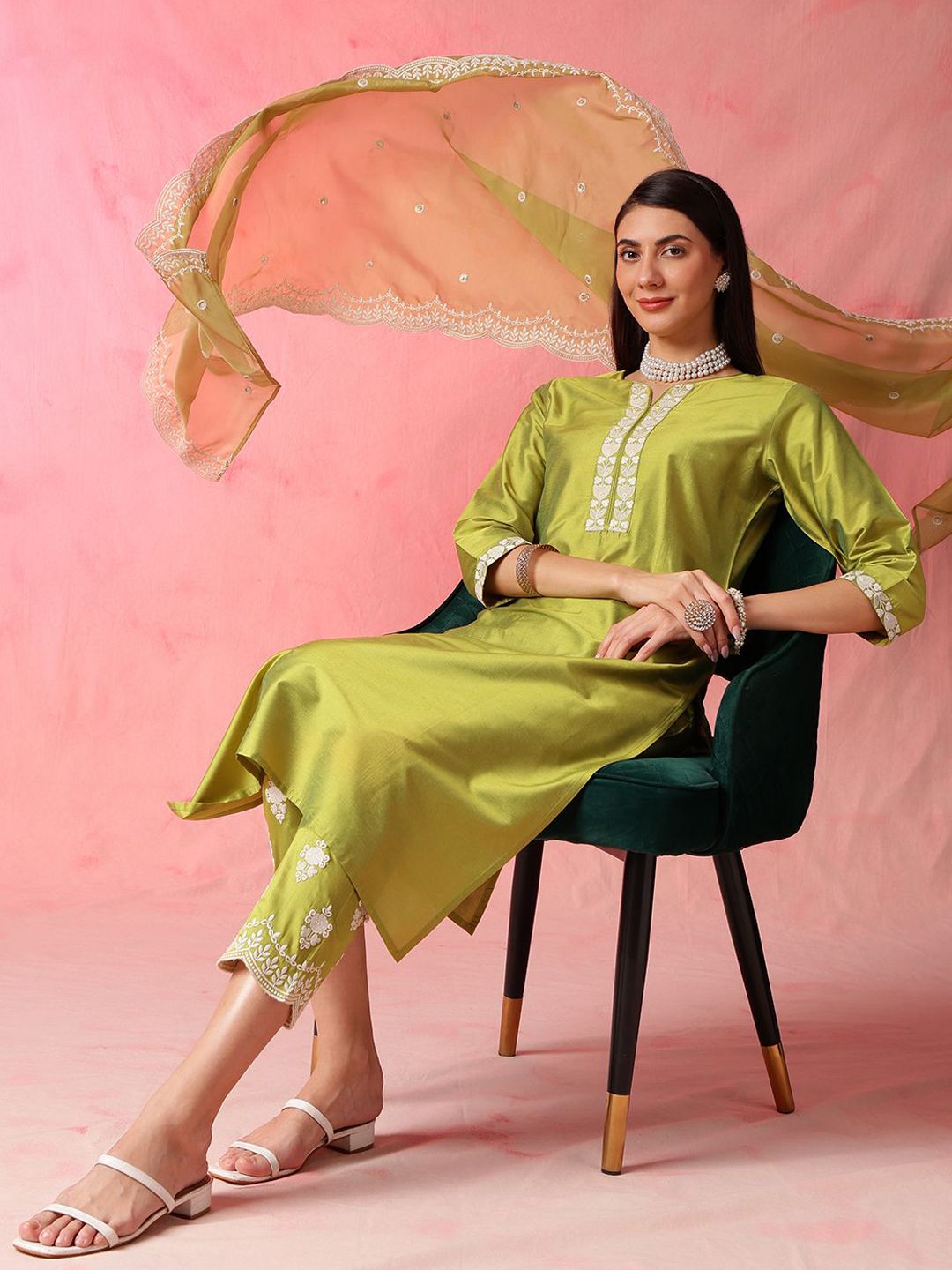 Anouk Floral Embroidered Regular Thread Work Straight Kurta with Trousers & Dupatta