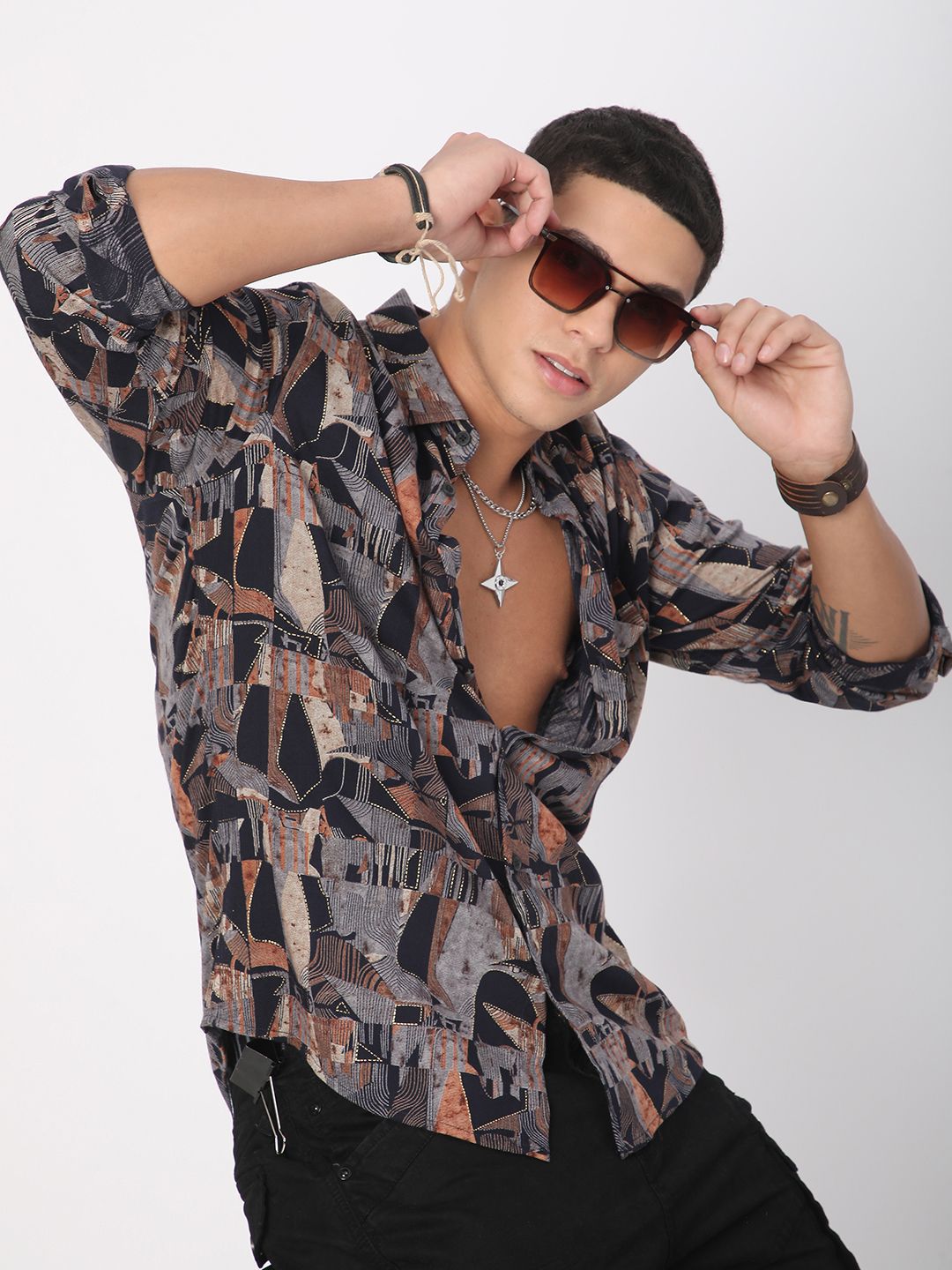 VASTRADO Men Classic Slim Fit Opaque Printed Casual Shirt