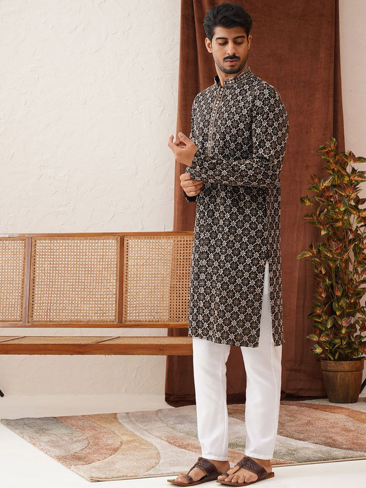 Jompers Men Embroidered Regular Sequinned Kurta with Pyjamas