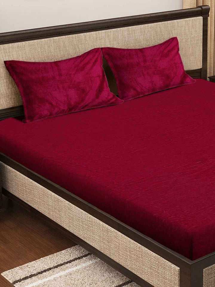 Myntra Elegant Homes Red Solid 300 TC King Woolen Bedsheet with 2 Pillow Covers-250X225 cm