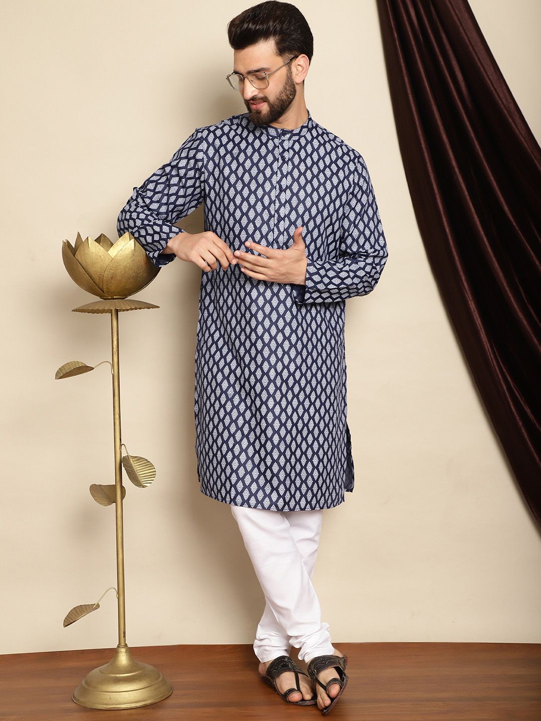 Anouk Ethnic Motifs Mandarin Collar Long Sleeves Thread Work Kurta