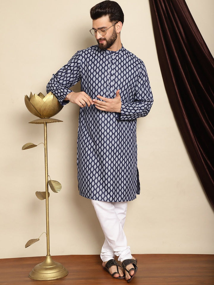Kurta Kolar Jalur Bercetak Motif Etnik Biru Laut Anouk dengan Churidar