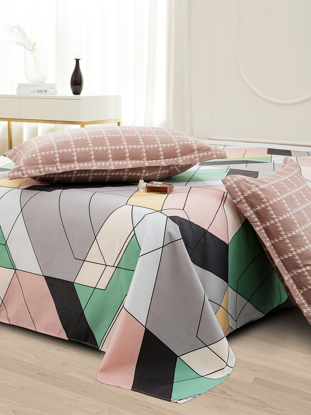 Story@home Green Geometric Printed 240 TC Satin Finish Queen Bedsheet Set