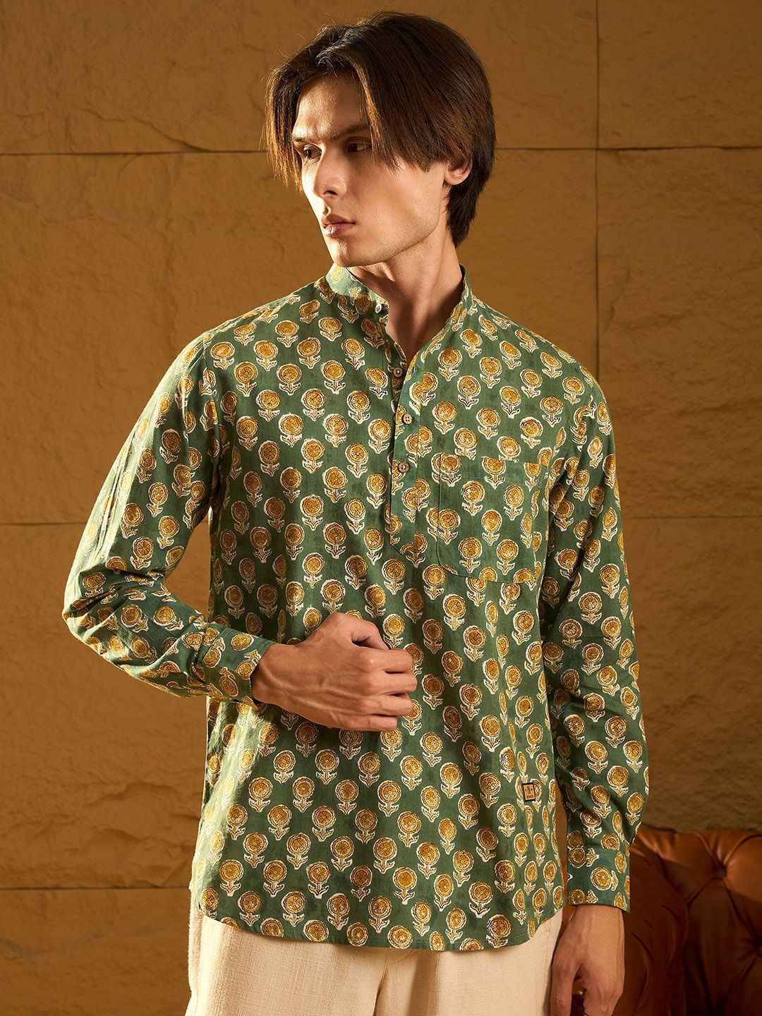 Dennison Floral Block dicetak kapas kolar mandarin pendek kurta pendek