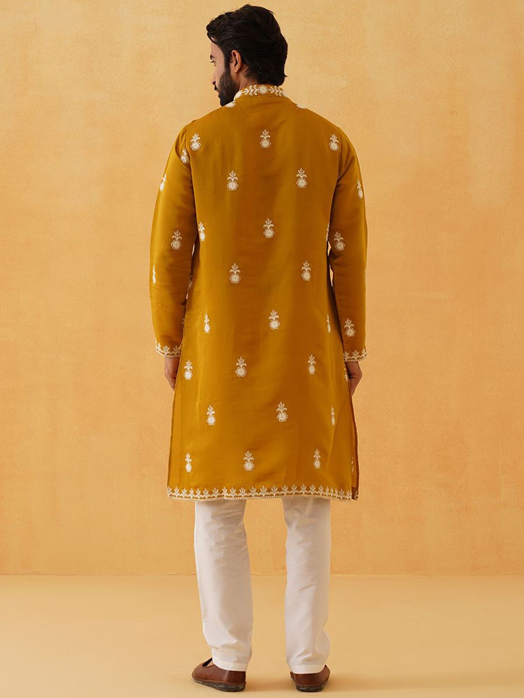 SOJANYA LUXE Ethnic Motifs Embroidered Thread Work Straight Kurta With Trousers