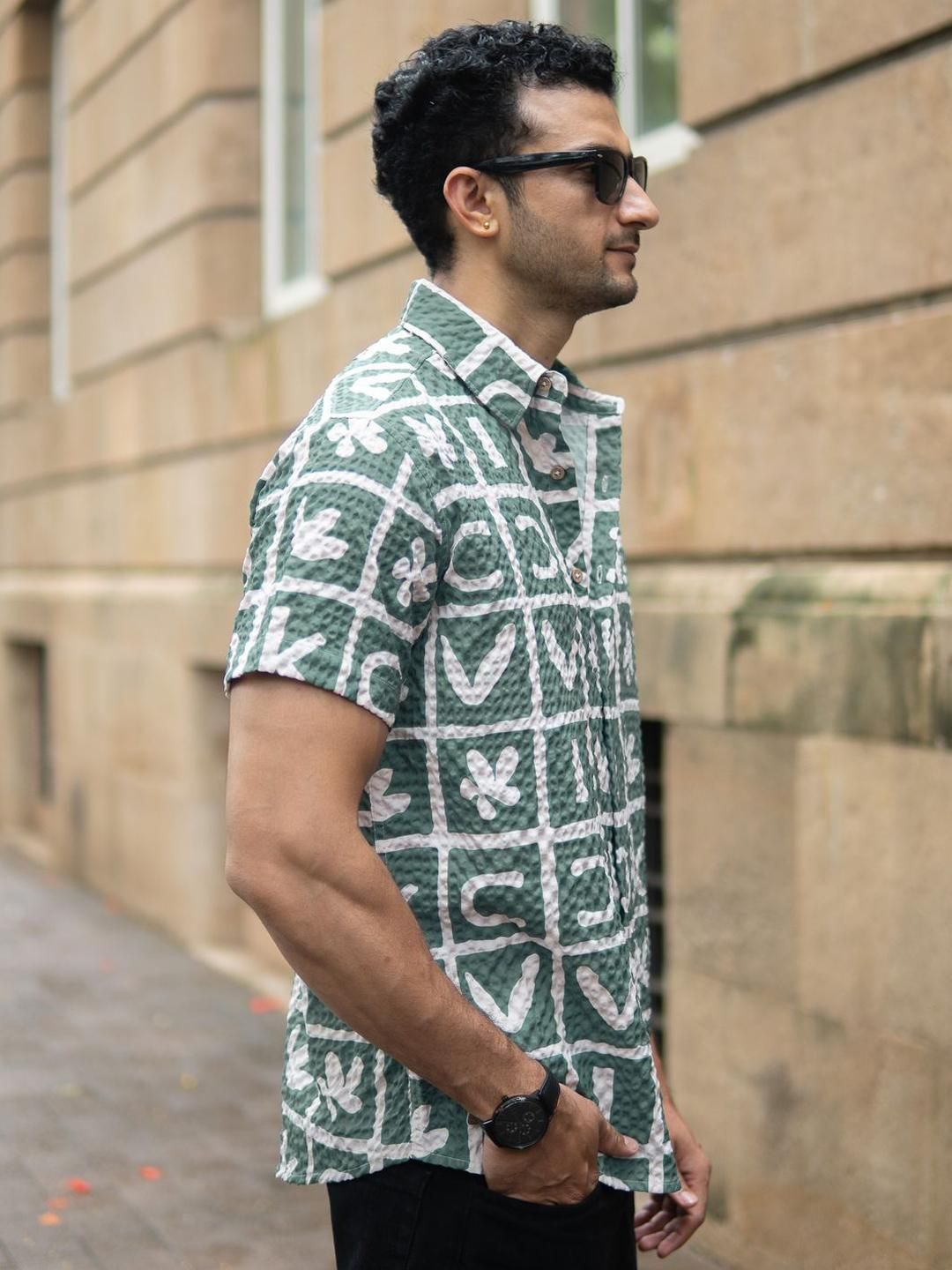 Powerlook Geometric Printed Short Sleeves Shirt