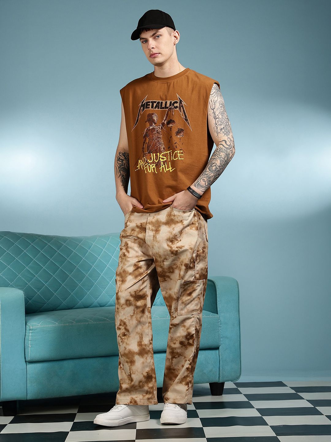 Eszett Men Printed Cargos Trousers
