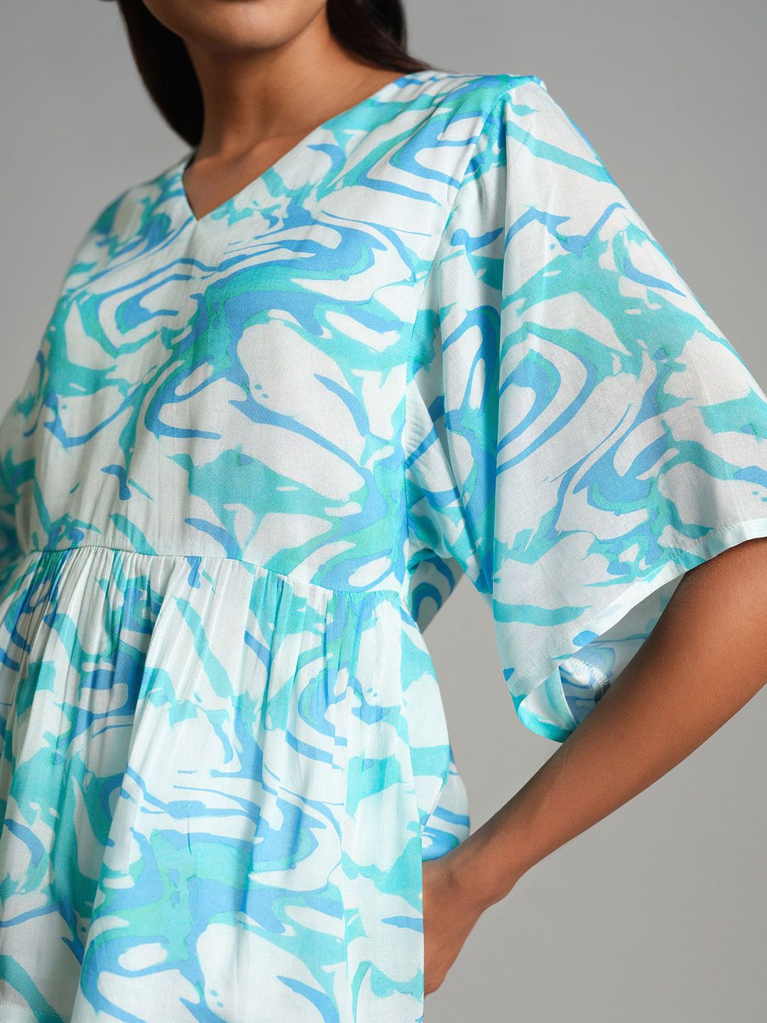 AND Floral Print Puff Sleeve Peplum Top