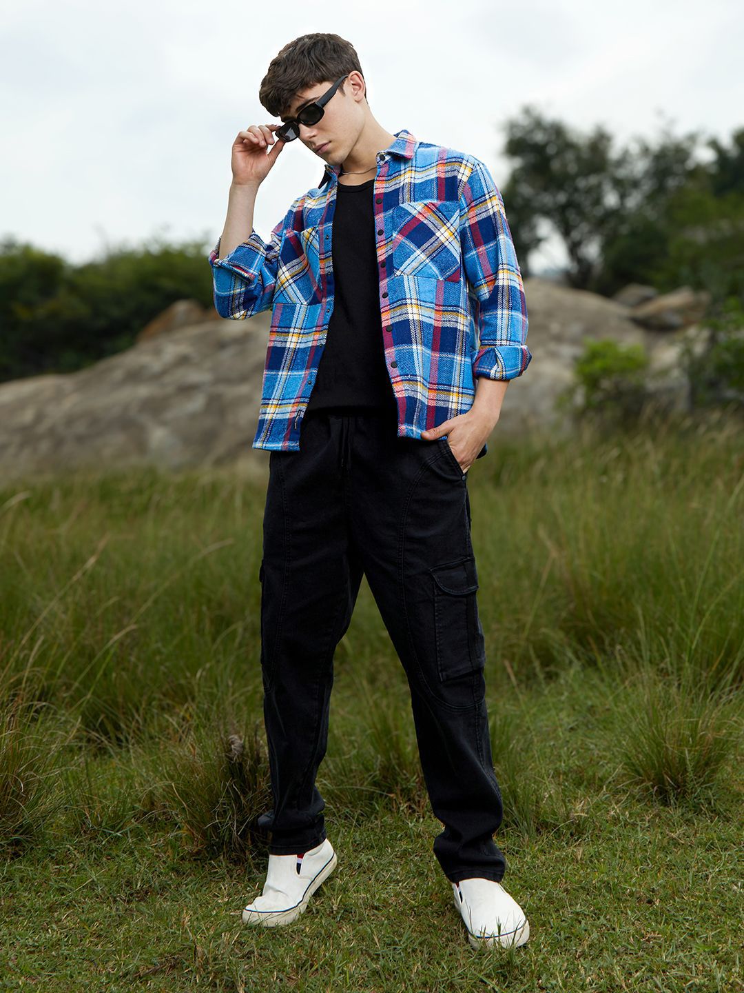 Campus Sutra Men Comfort Opaque Checked Casual Shirt