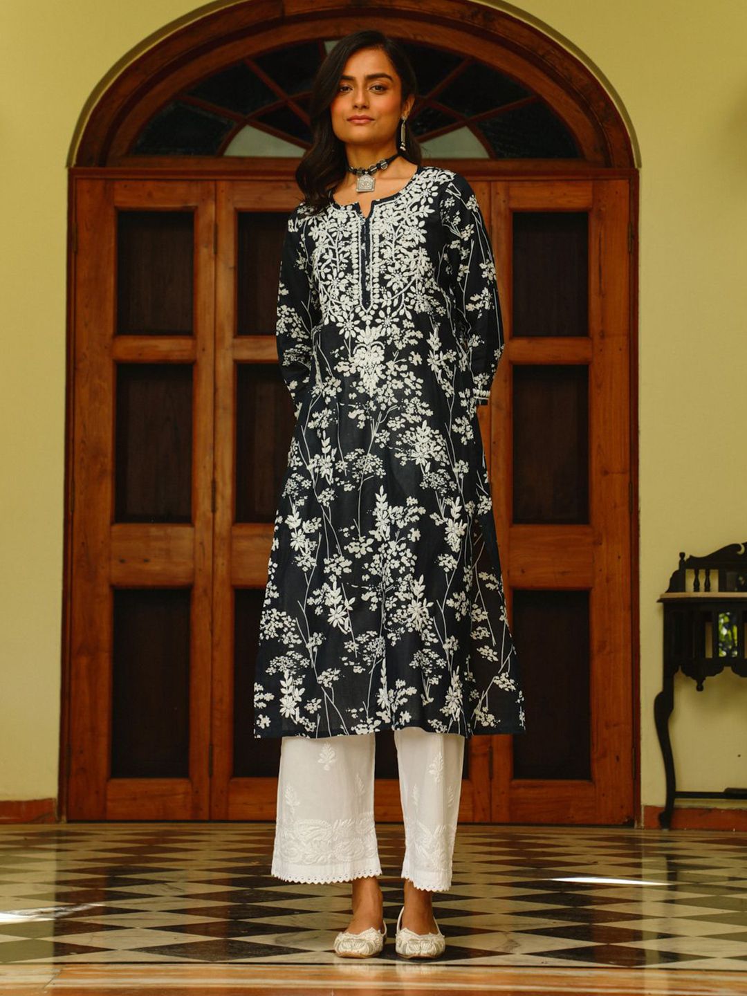 Rumah Chikankari Wanita Navy Blue Mulmul Chikankari Sulam Kurta