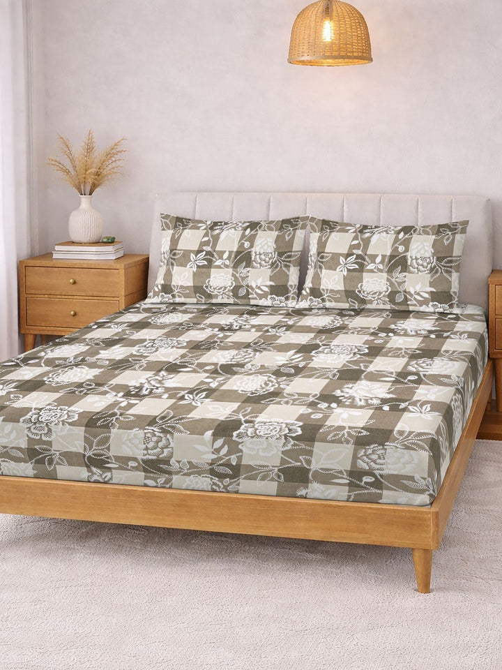 KLOTTHE Beige Floral Printed 300 TC King  Bedsheets