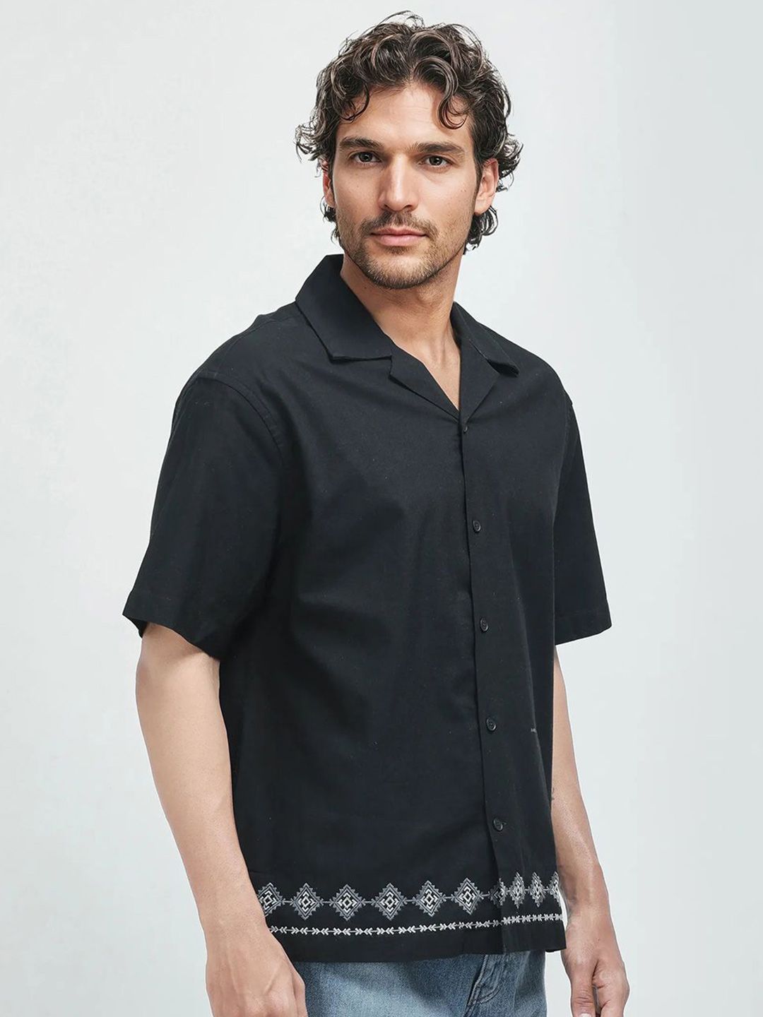 RARE RABBIT Trik Primary Men Black Shirt