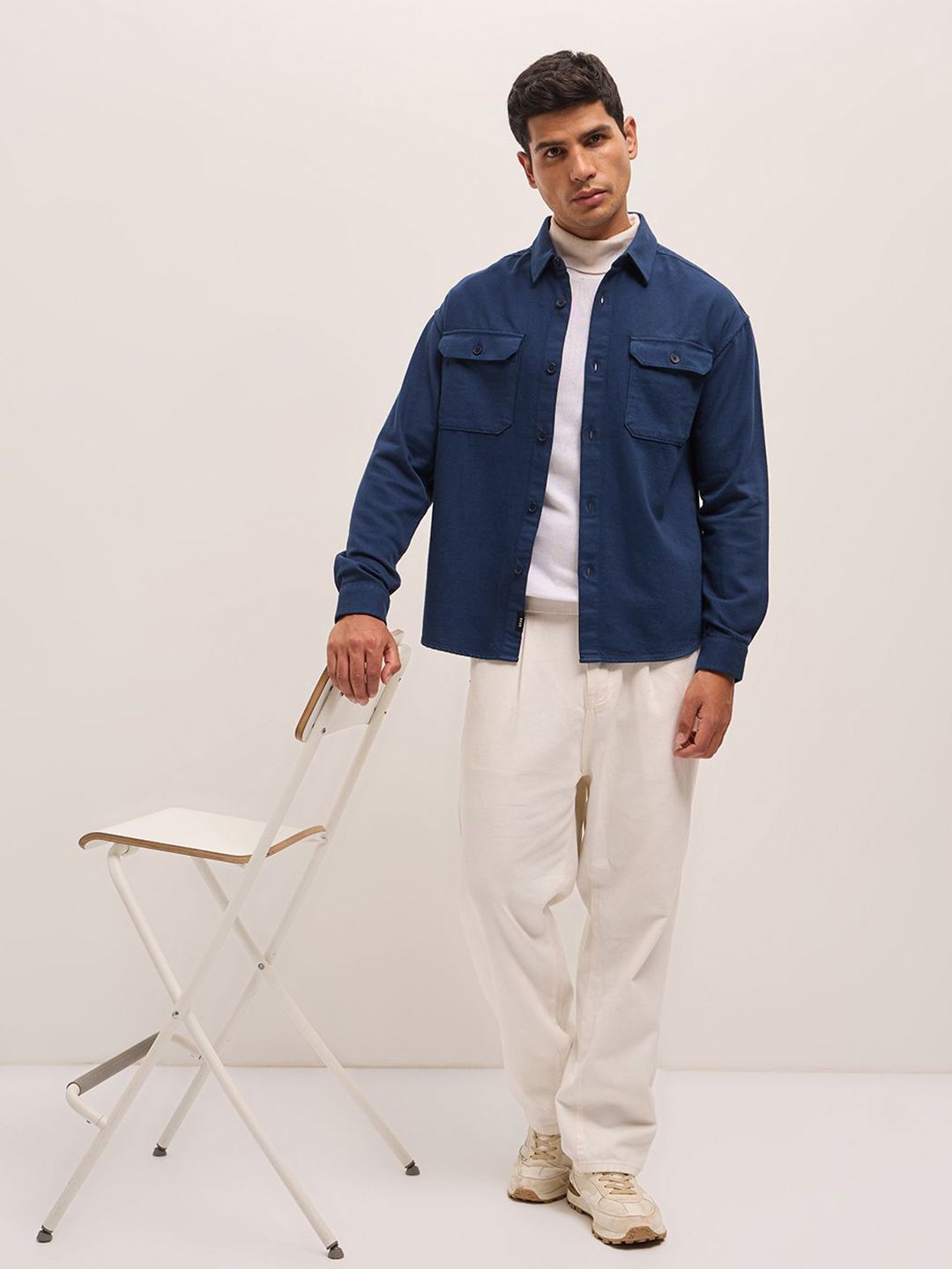THE BEAR HOUSE Spread Collar Solid Pure Cotton Relaxed Fit Casual Shirt