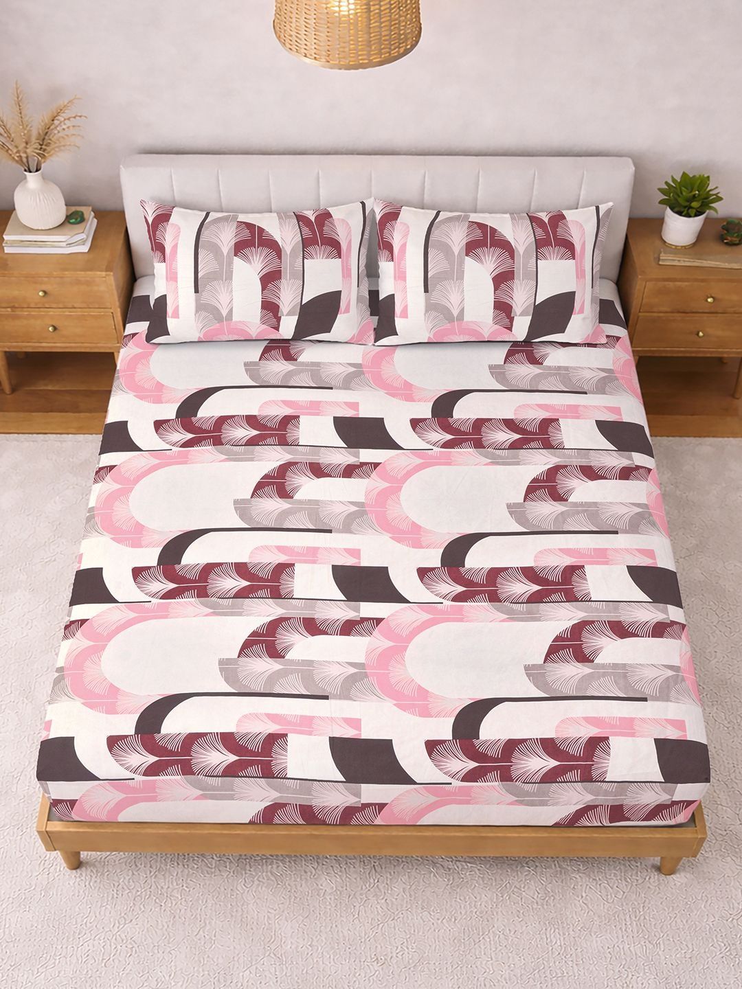 KLOTTHE Multi Geometric  300 TC Super King Fine Bedsheets