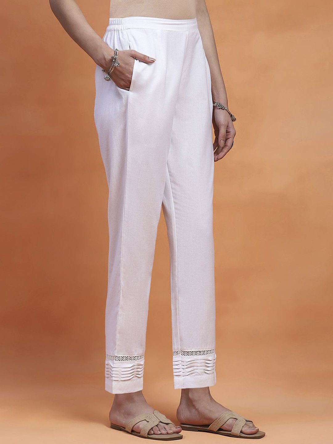 House of Chikankari Women White Cotton Solid Seluar