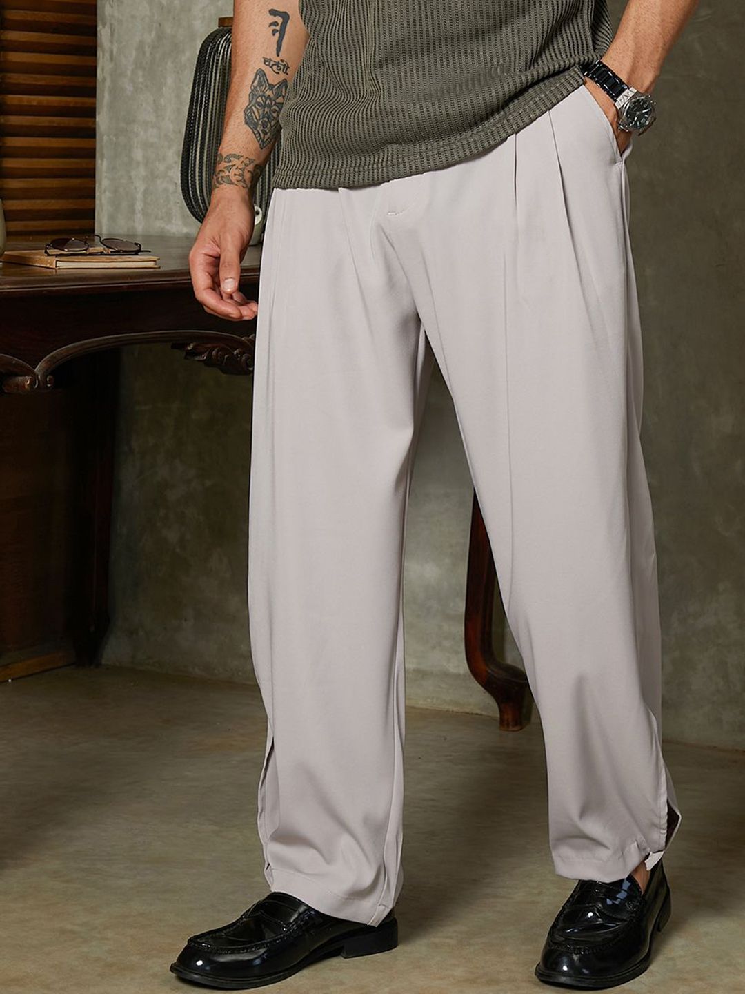 Campus Sutra Men Comfort Relaxed Fit Trousers