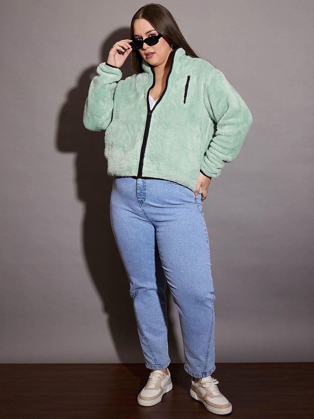 SASSAFRAS Curve Women Mock Collar Self Design Faux Fur Plus Size Casual Tailored Jacket