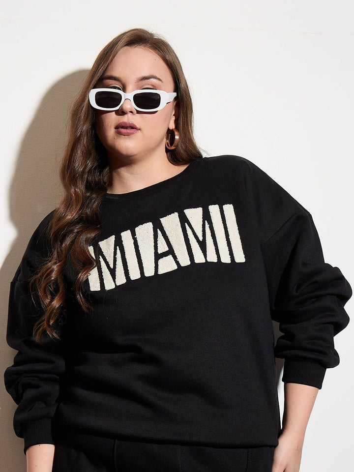 SASSAFRAS Curve Women Embroidered Round Neck Long Sleeves Sweatshirt