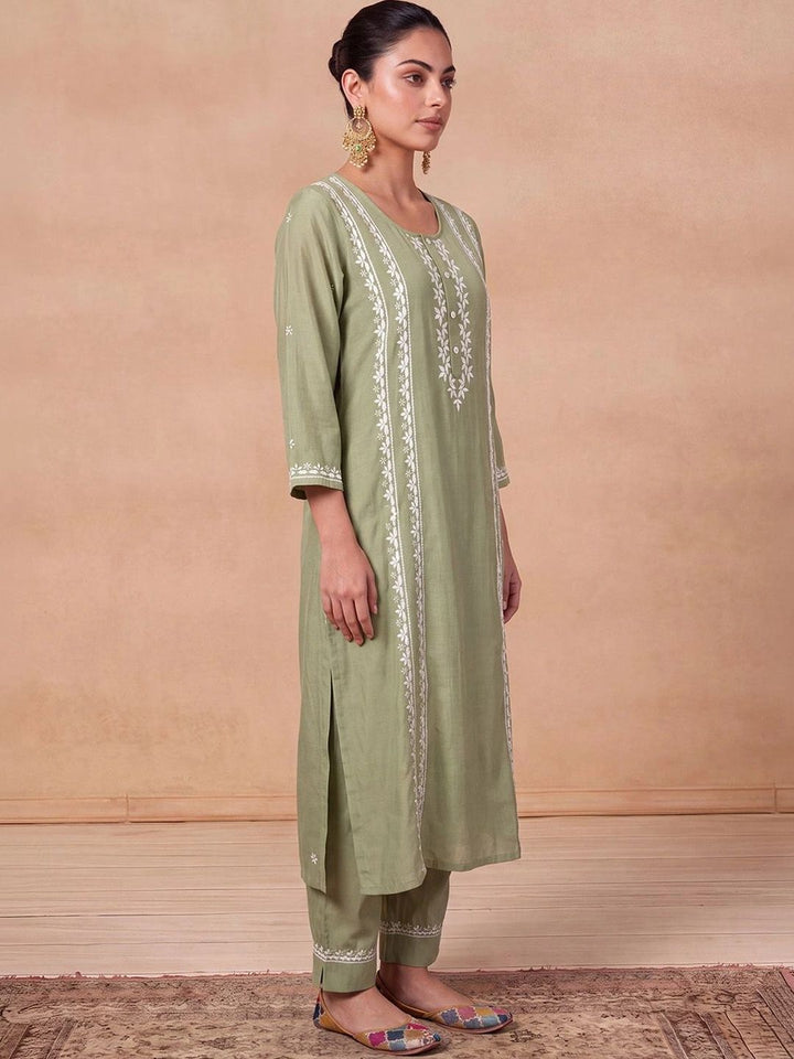 House of Chikankari Women Floral Embroidered Regular Thread Work Kurta with Trousers