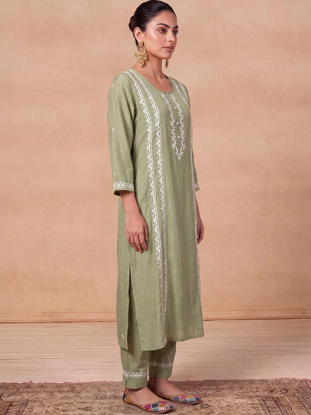 House of Chikankari Women Floral Embroidered Regular Thread Work Kurta with Trousers