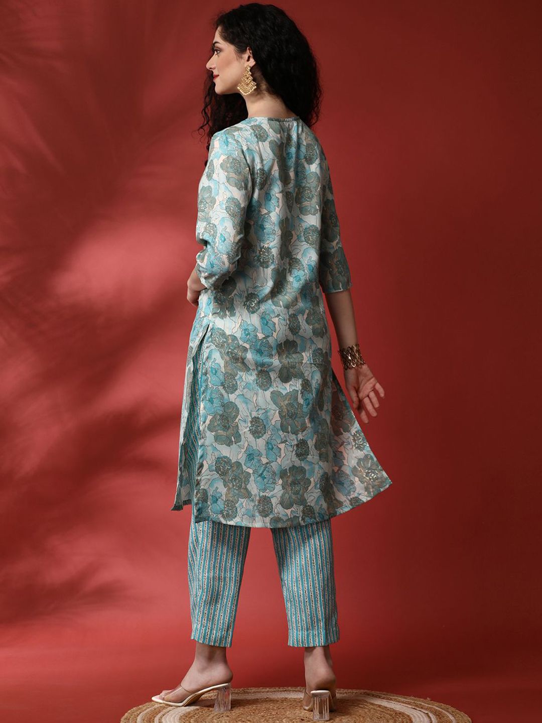 Anouk Blue & Off White Floral Printed Round Neck Straight Kurta & Trousers