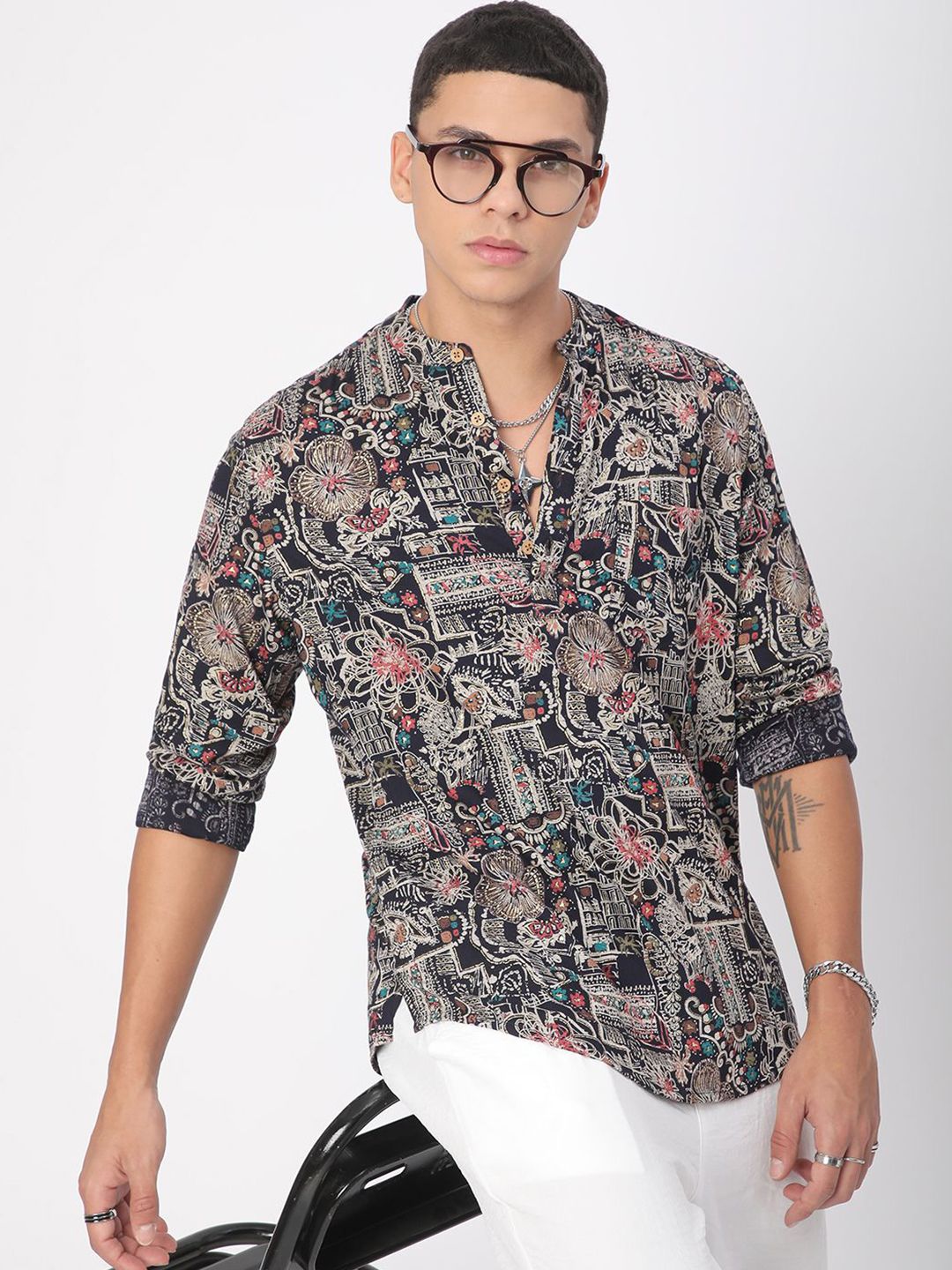 VASTRADO Quirky Foil Printed Band Collar Cotton Straight Short Kurta