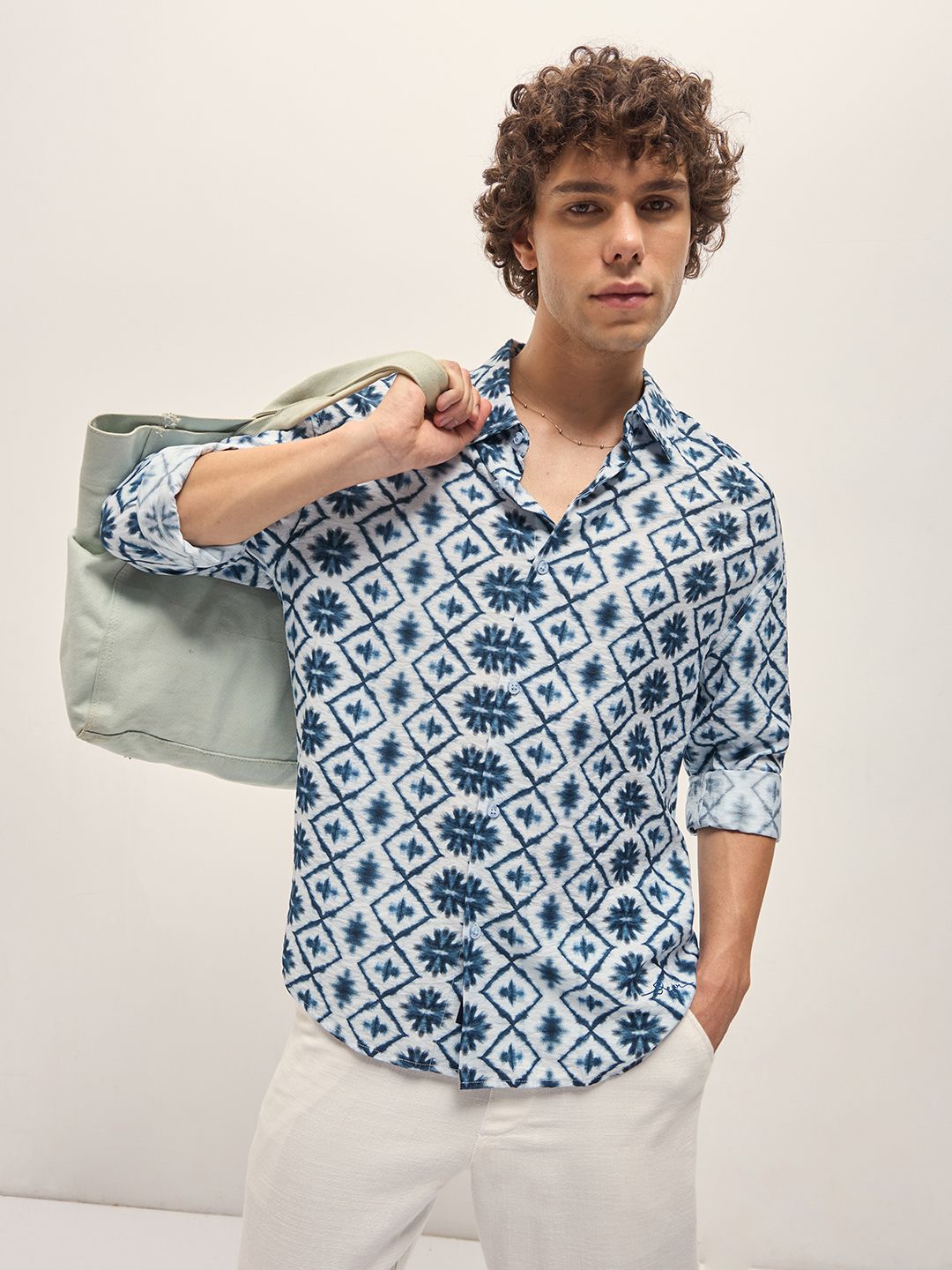 THE BEAR HOUSE Men Spread Collar Abstract Printed Relaxed Fit Casual Shirt