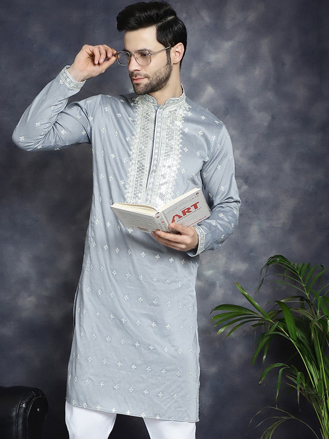 Jompers Mandarin Collar Embroidered Thread Work Kurta