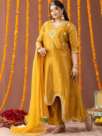 Mamicha Women Floral Embroidered Regular Kurta with Trousers & With Dupatta