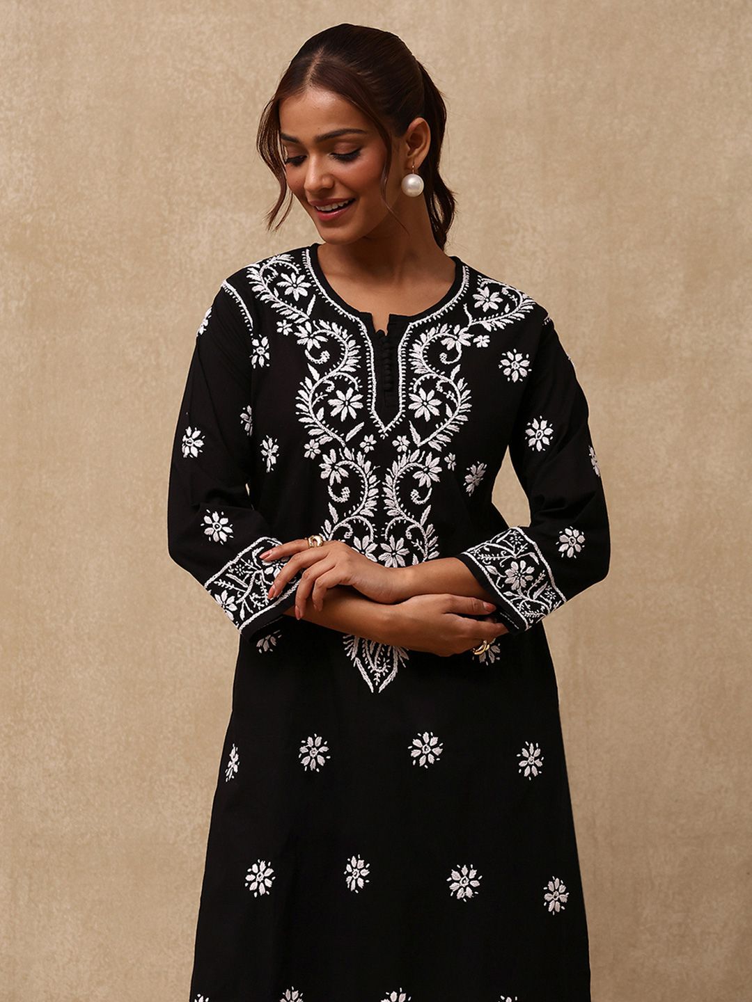 House of Chikankari Women Black Cotton Chikankari Embroidered Kurta Set
