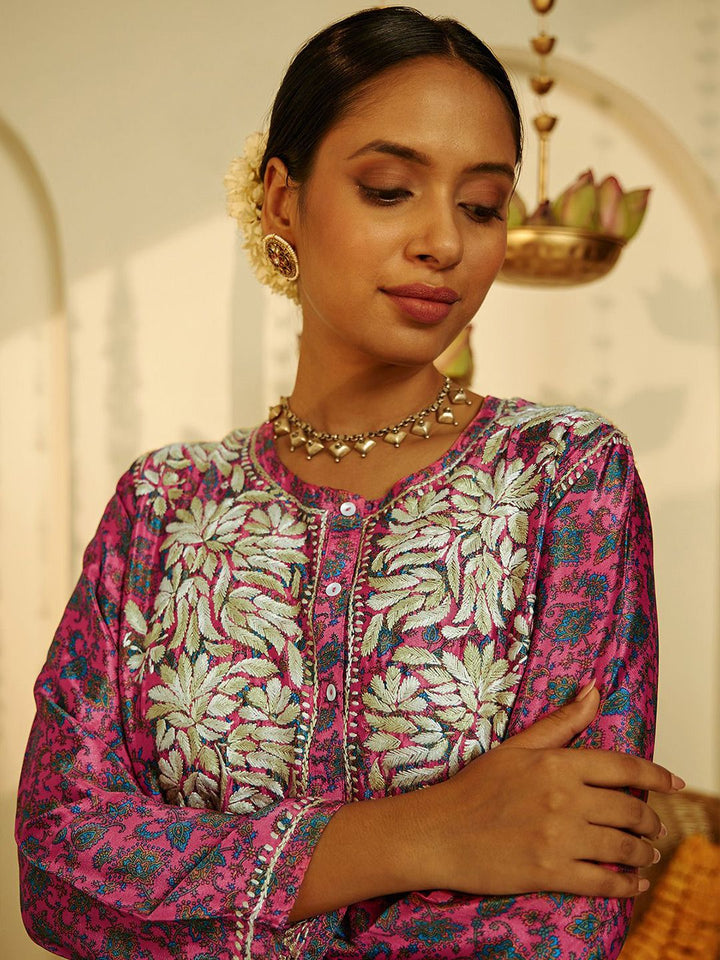 House of Chikankari Women Pink Crepe Chikankari Embroidered Kurta Set