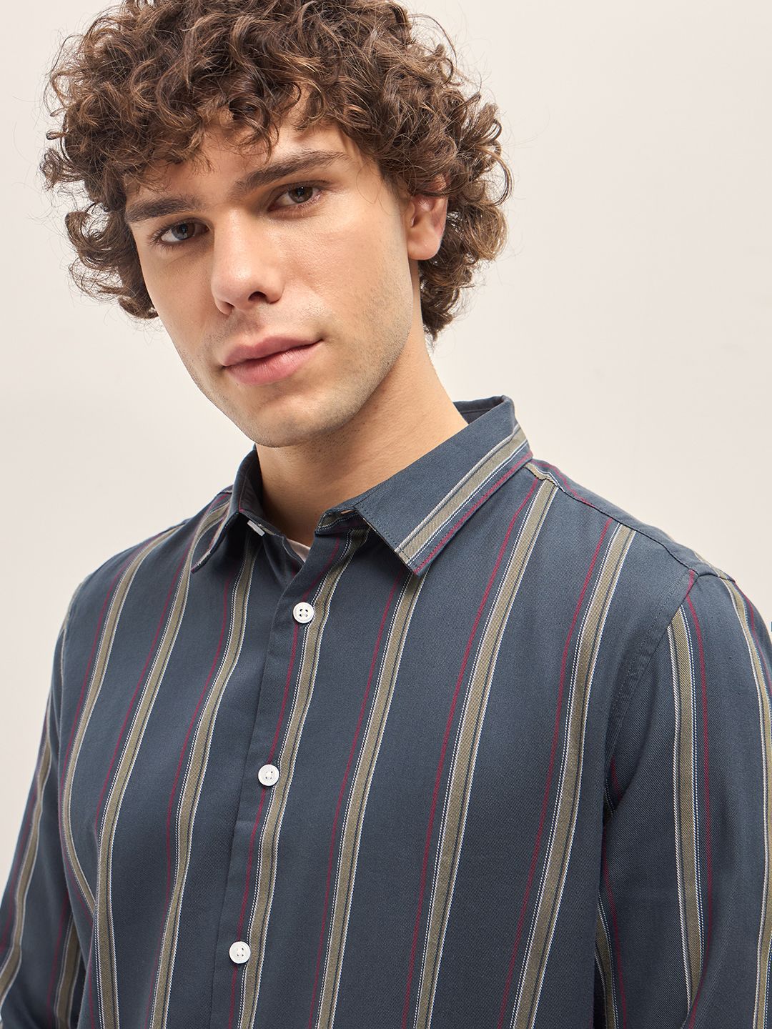THE BEAR HOUSE Men Spread Collar Vertical Striped Cotton Slim Fit Casual Shirt