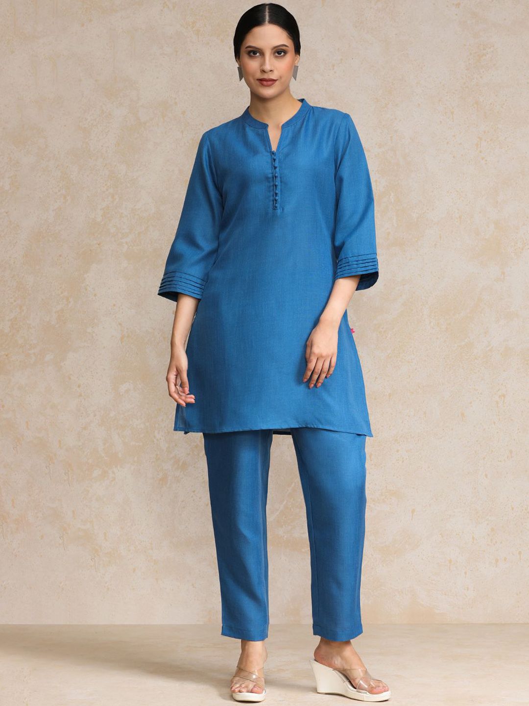 Varanga Women Mandarin Collar Flared Sleeve Kurta With Trouser