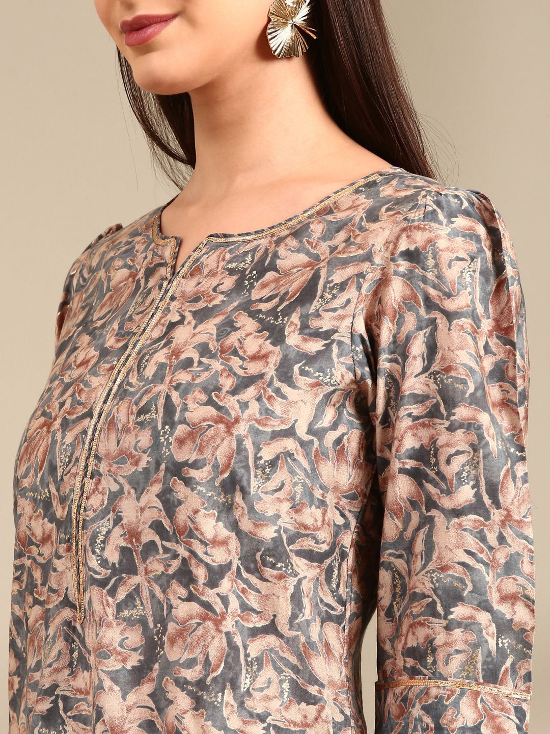 Anouk Grey Floral Printed Gotta Patti Straight Kurta With Trouser
