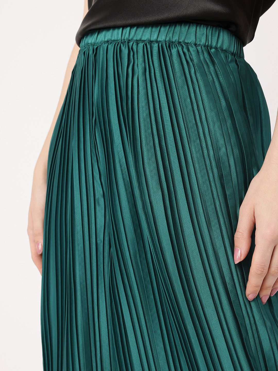 DressBerry Women City Glamour Accordion Pleats Wide Leg Trousers