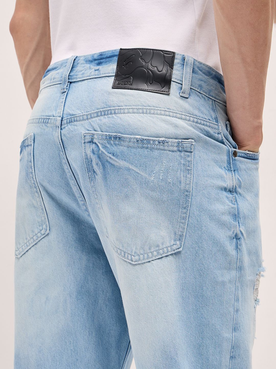 THE BEAR HOUSE Men Light Blue Distressed Relaxed Fit Jeans