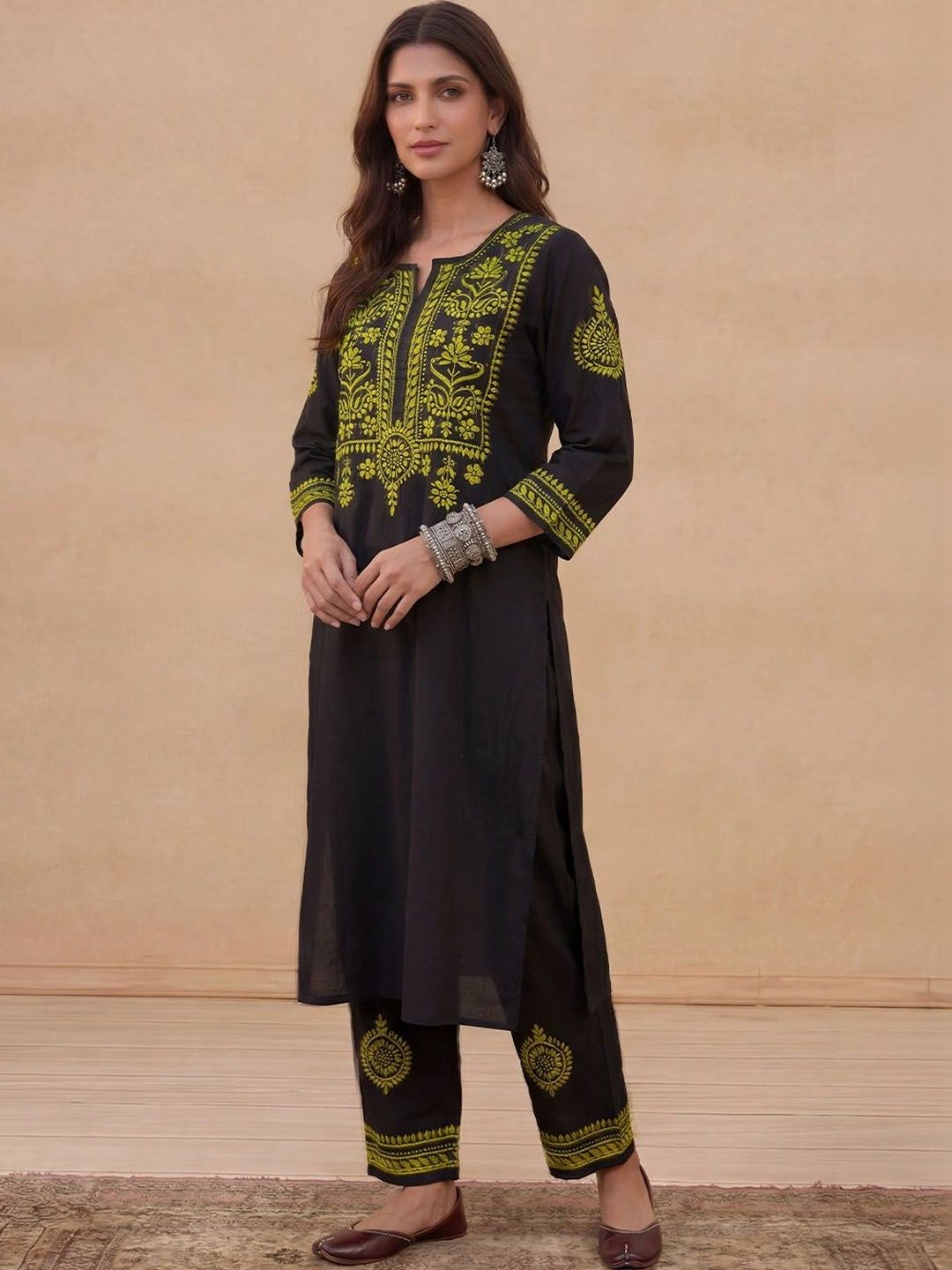 House of Chikankari Women Regular Chikankari Kurta with Trousers