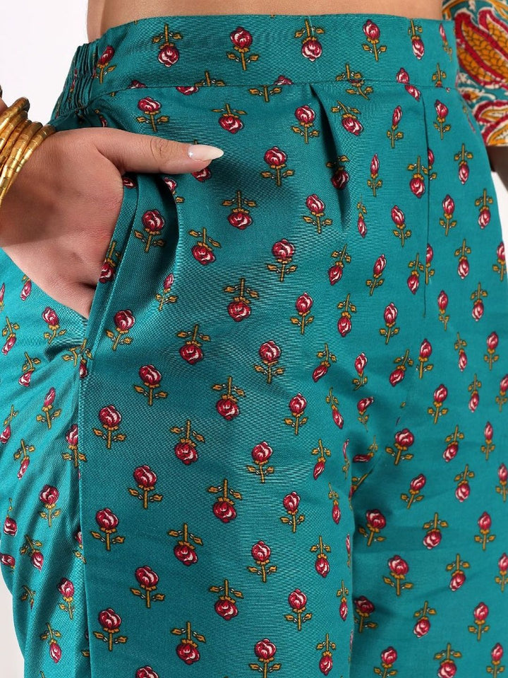 Mamicha Women Floral Printed Regular Kurta with Trousers & With Dupatta