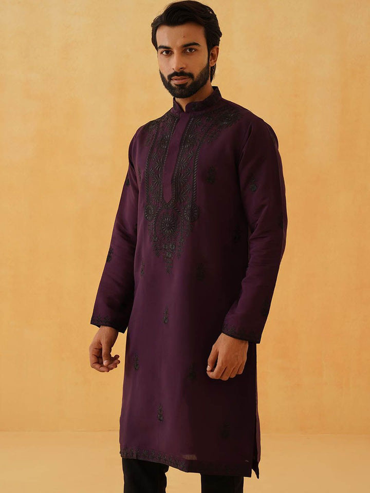 SOJANYA LUXE Motif Etnik Benang Bersulam Bekerja Kurta Lurus Dengan Seluar