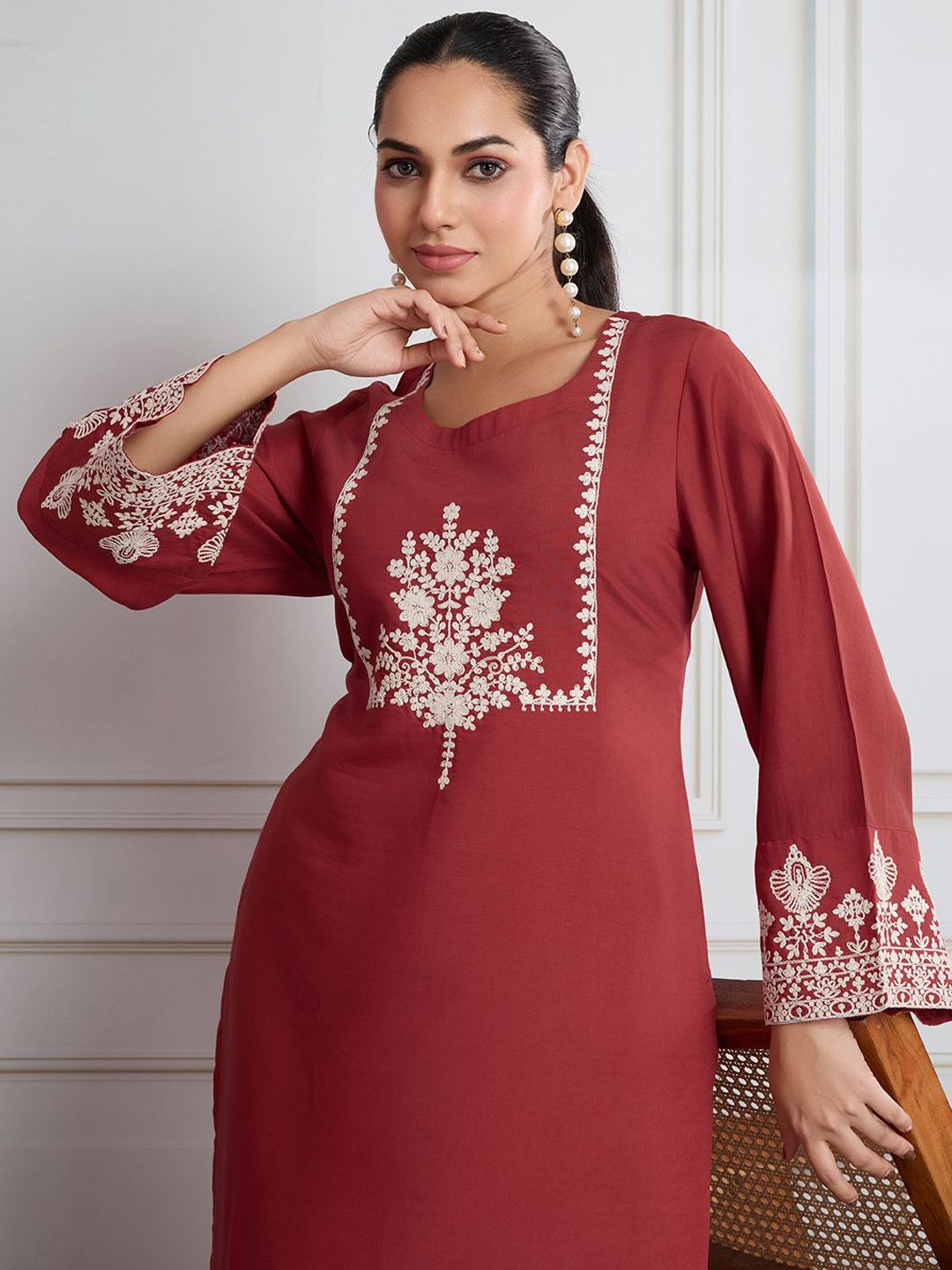 House of Pataudi Floral Embroidered Flared Sleeves Round Neck Straight Kurta With Trouser