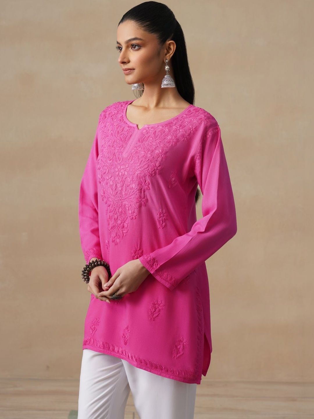 House of Chikankari Floral Viscose Rayon Straight Knee Length Kurta