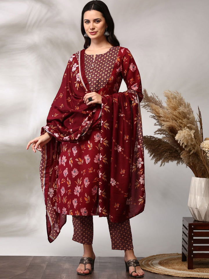 Anouk Floral Printed Thread Work Kurta Lurus Lurus Kurta dengan Seluar & Dupatta